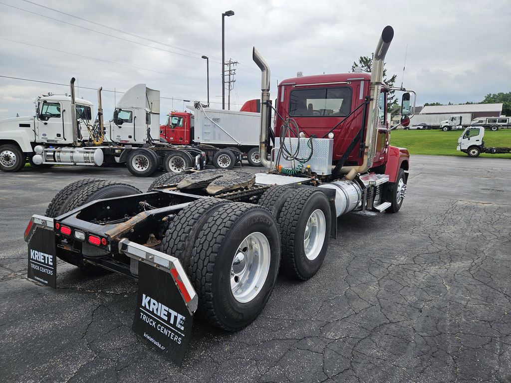 Slide images of 2018 MACK CHU613