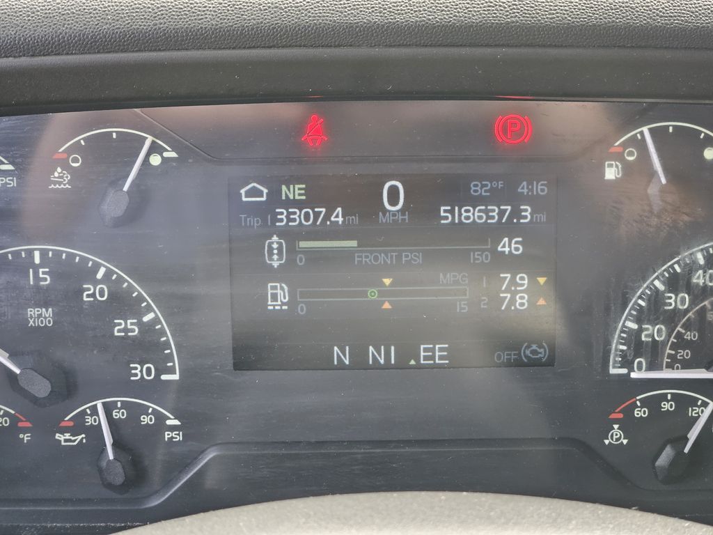 Slide images of 2021 VOLVO VNL64T740