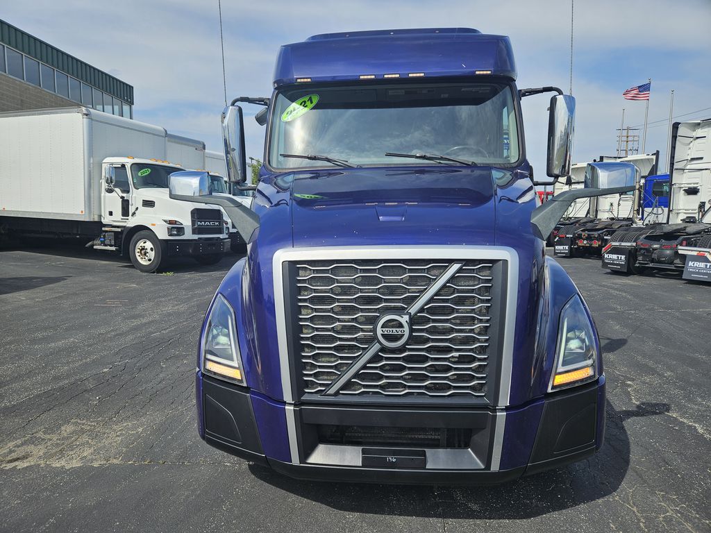 Slide images of 2021 VOLVO VNL64T740