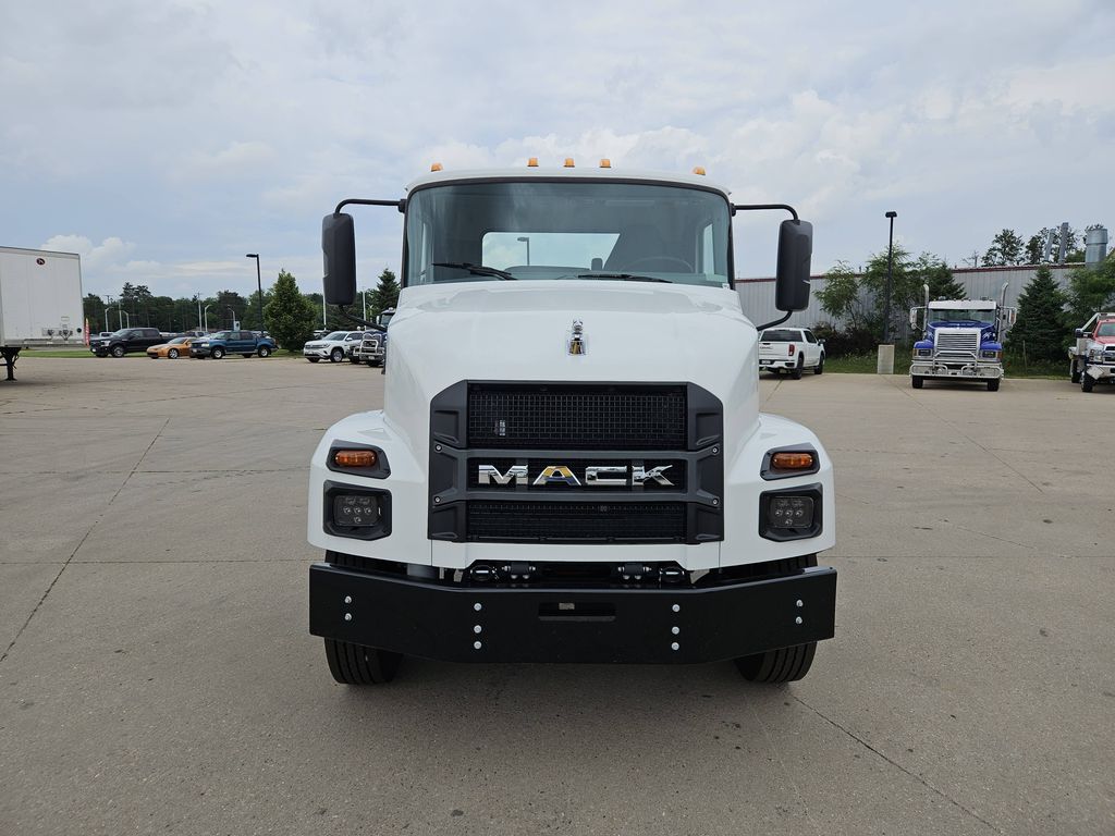 Slide images of 2026 MACK MD642
