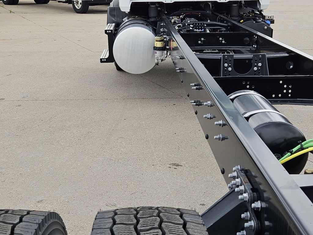 Slide images of 2026 MACK MD642