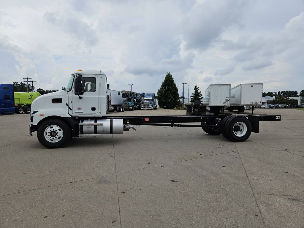 Slide images of 2026 MACK MD642