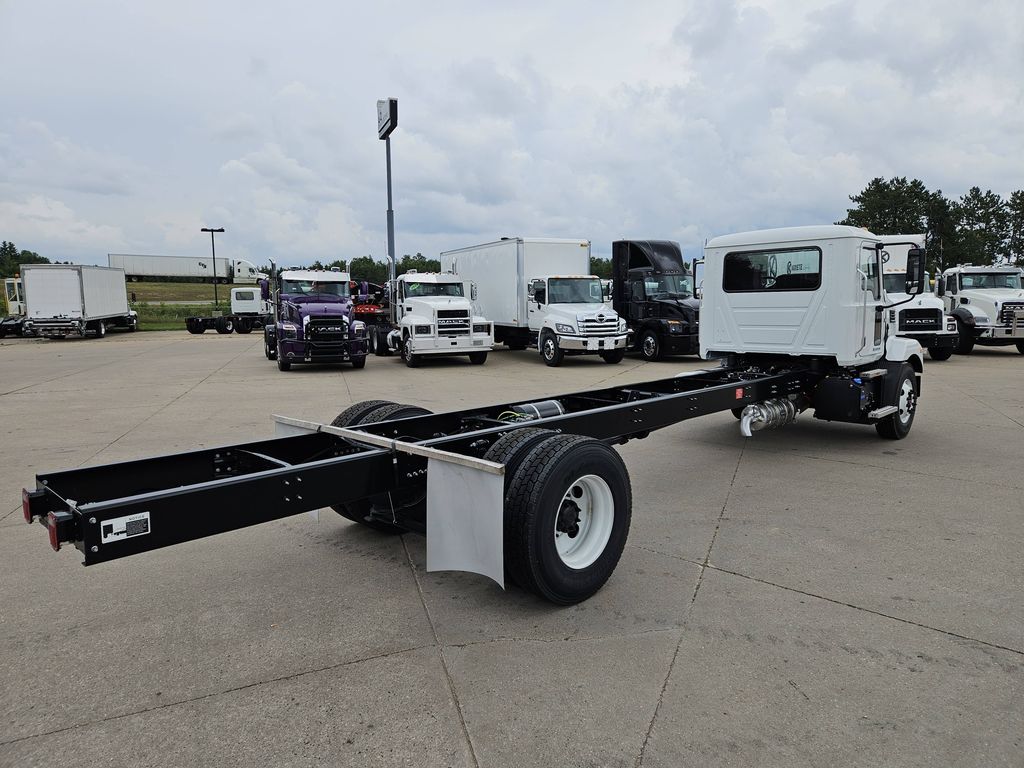 Slide images of 2026 MACK MD642