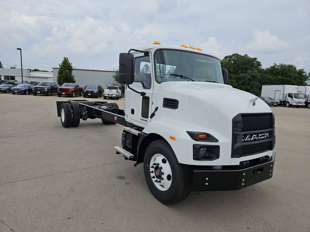 Slide images of 2026 MACK MD642