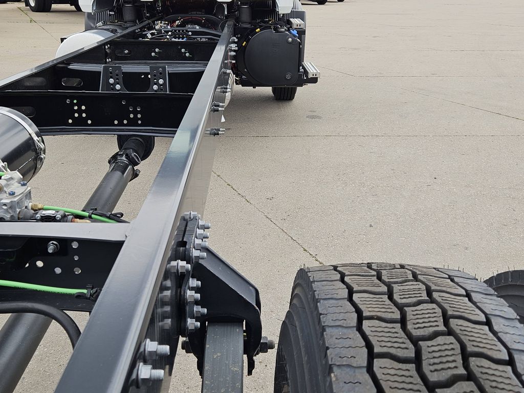 Slide images of 2026 MACK MD642