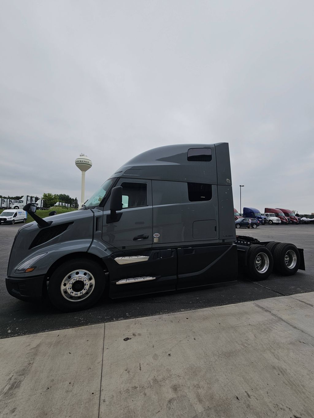 Slide images of 2026 VOLVO VNL64T860