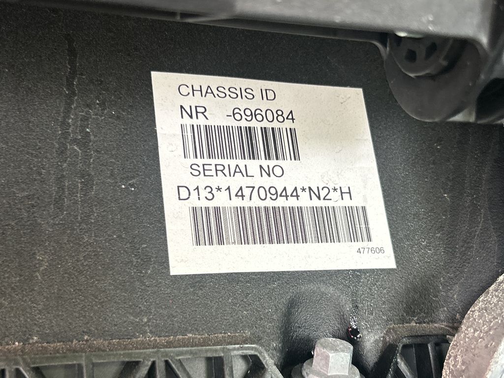 Slide images of 2025 VOLVO VNL64T860