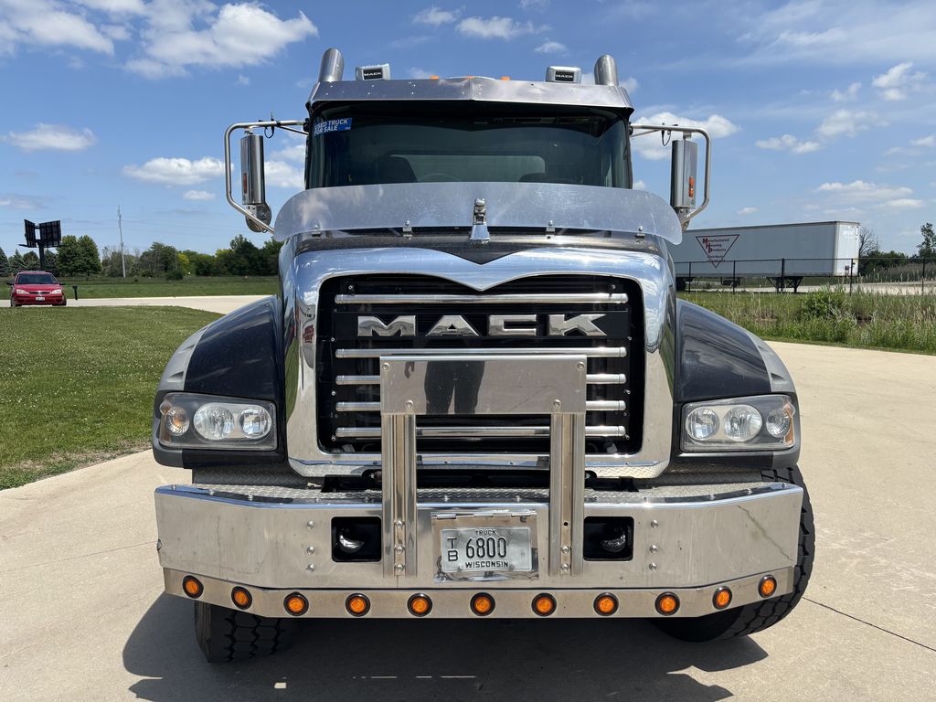 Slide images of 2020 MACK GR64F