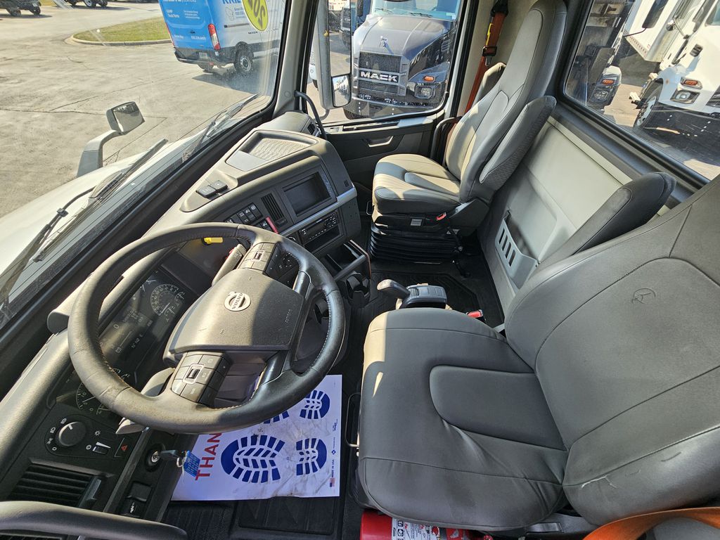 Slide images of 2020 VOLVO VNR