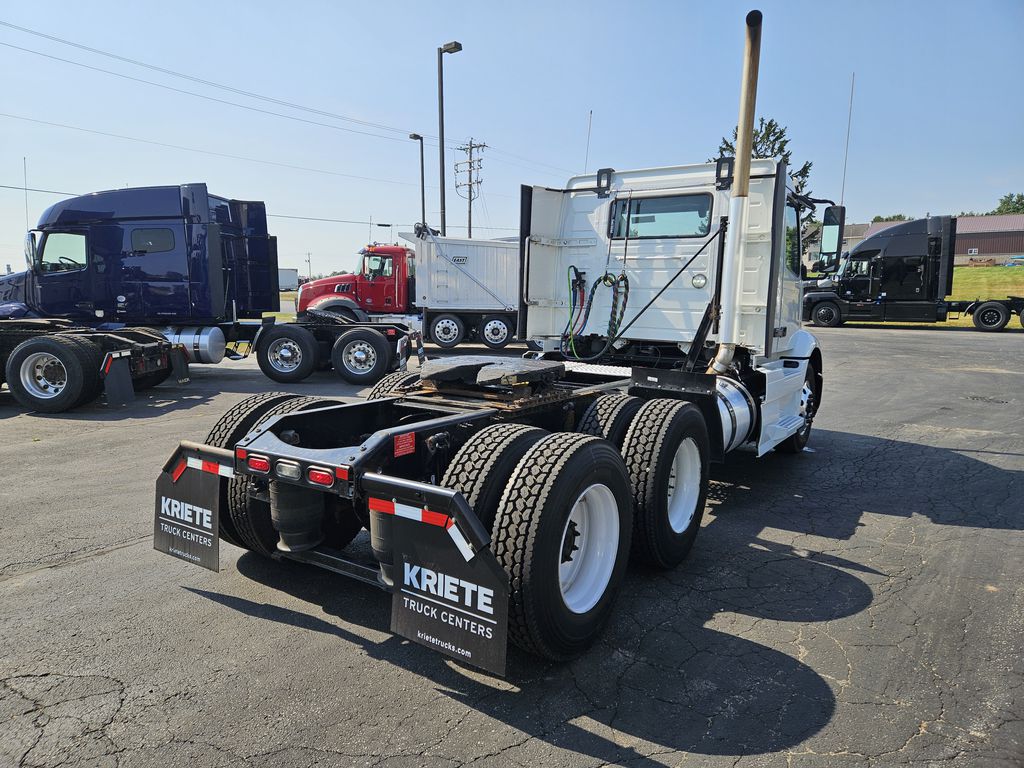 Slide images of 2020 VOLVO VNR
