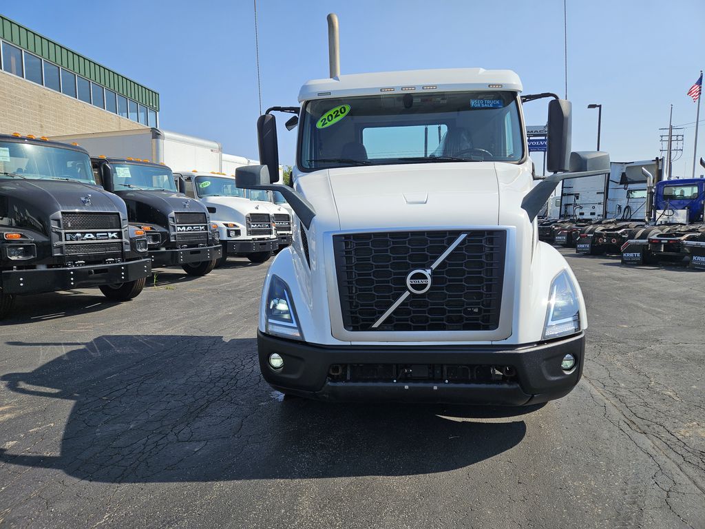 Slide images of 2020 VOLVO VNR
