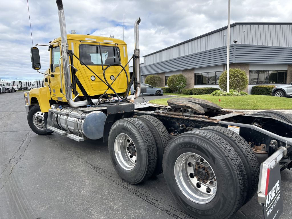 Slide images of 2022 MACK PI64T