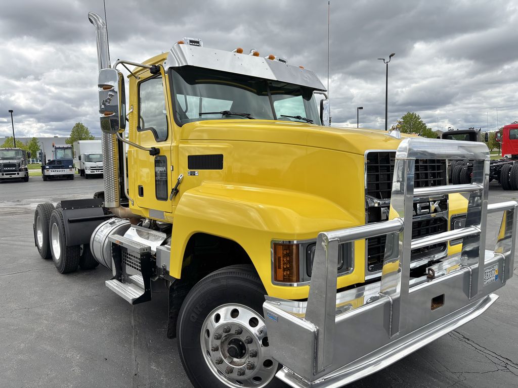 Slide images of 2022 MACK PI64T