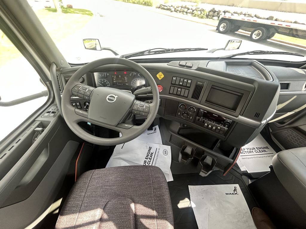Slide images of 2025 VOLVO VNL64T300
