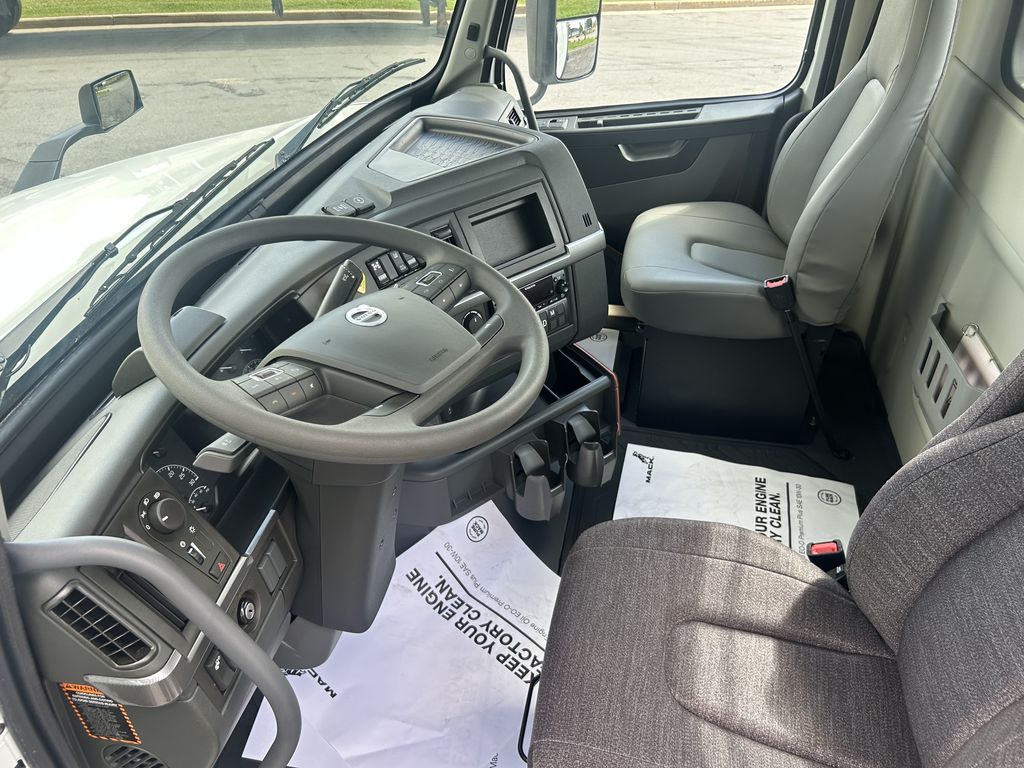 Slide images of 2025 VOLVO VNL64T300