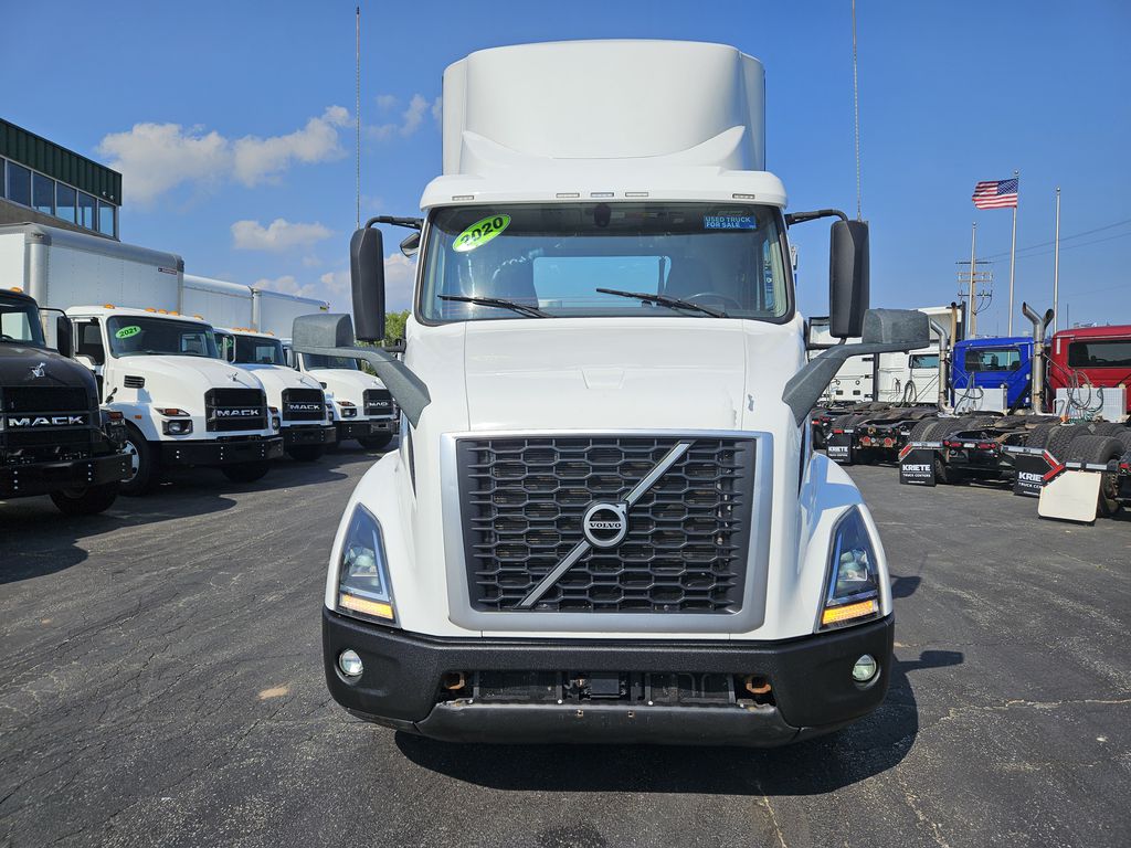 Slide images of 2020 VOLVO VNR