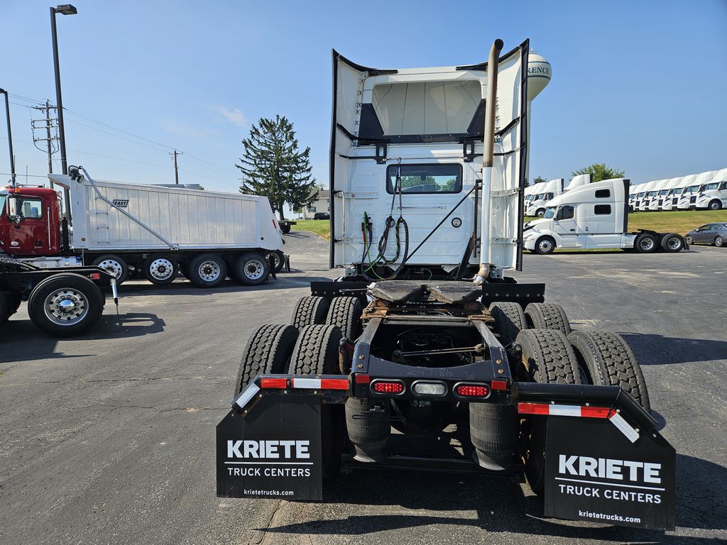 Slide images of 2020 VOLVO VNR 