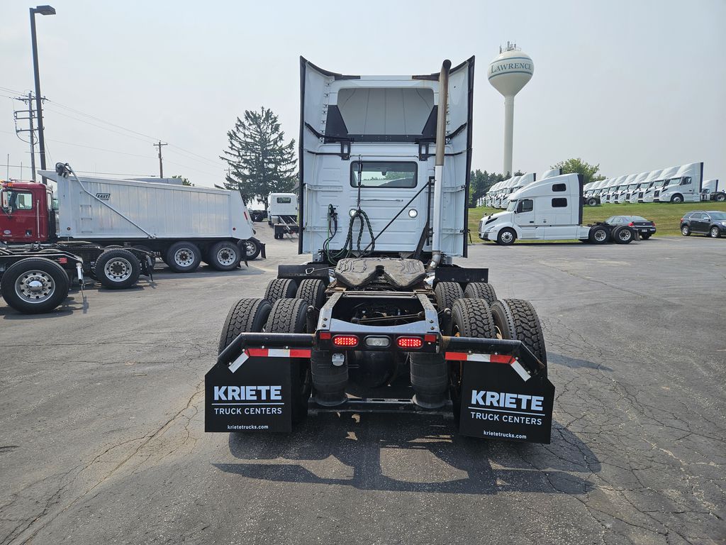 Slide images of 2020 VOLVO VNR