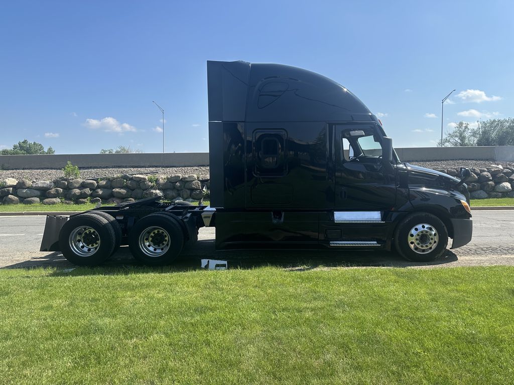 Slide images of 2021 FREIGHTLINER CASCADIA 126