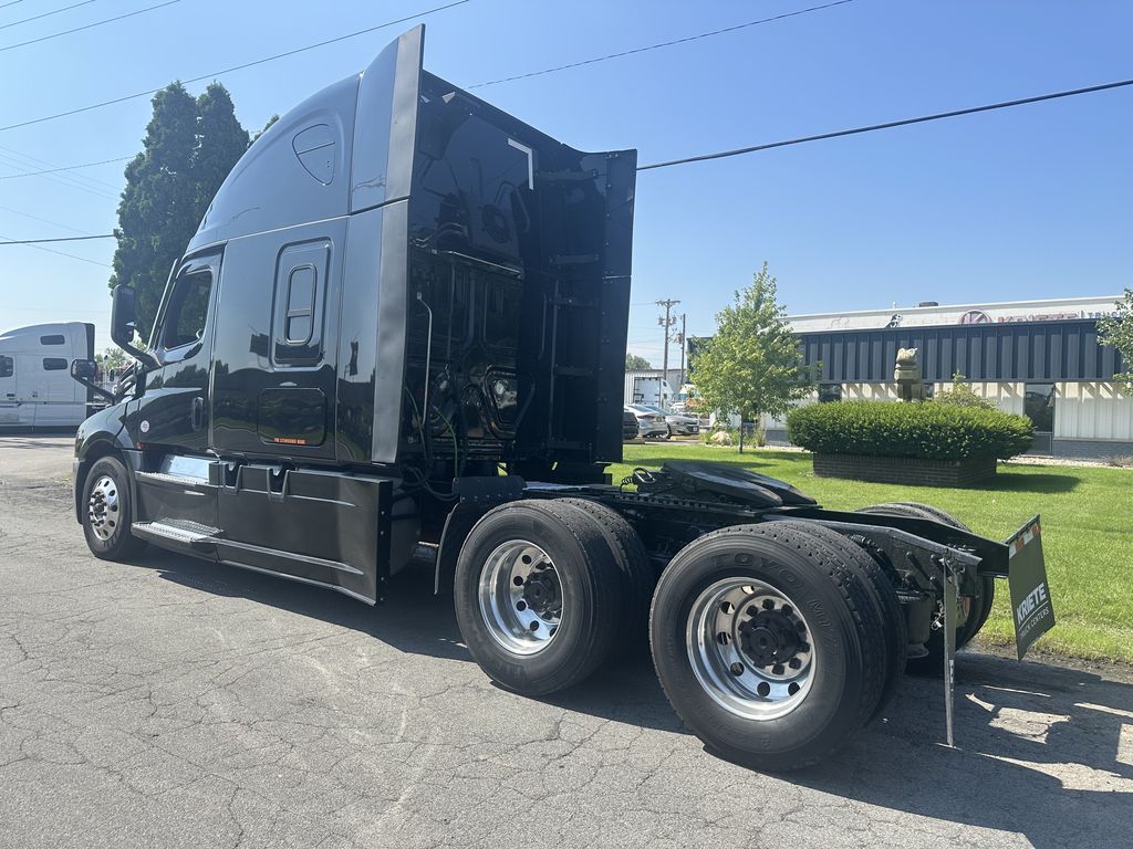 Slide images of 2021 FREIGHTLINER CASCADIA 126