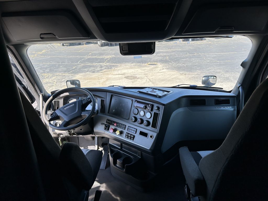 Slide images of 2021 FREIGHTLINER CASCADIA 126