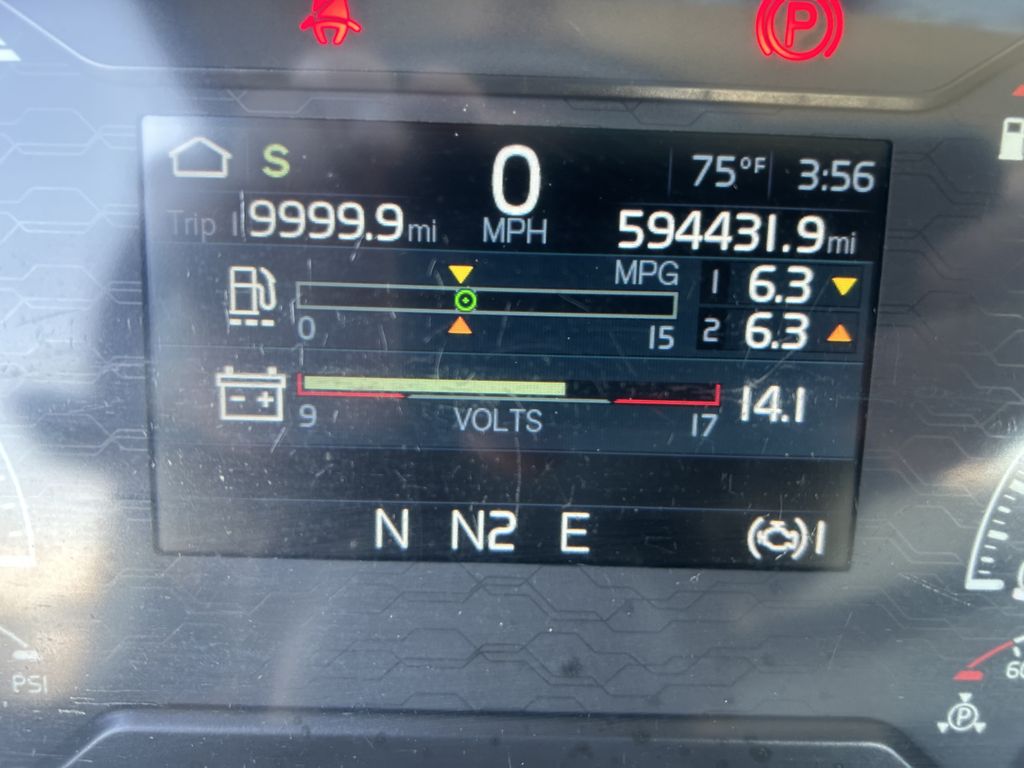 Slide images of 2021 FREIGHTLINER CASCADIA 126