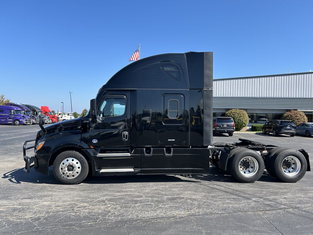 Slide images of 2021 FREIGHTLINER CASCADIA 126