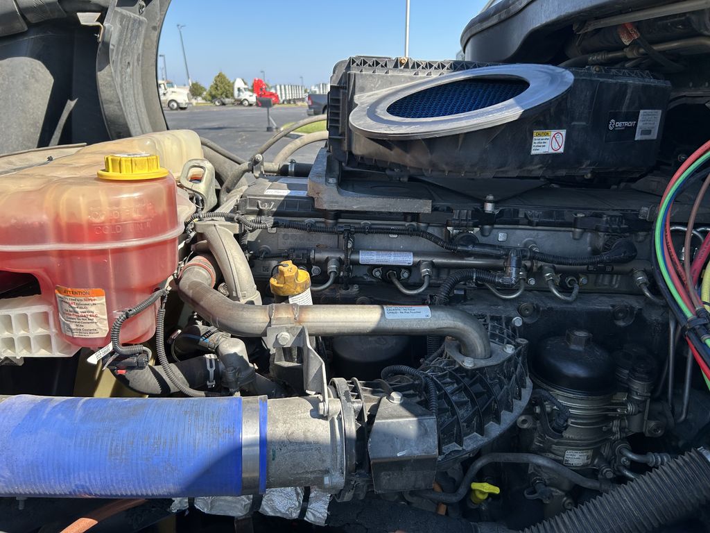 Slide images of 2021 FREIGHTLINER CASCADIA 126