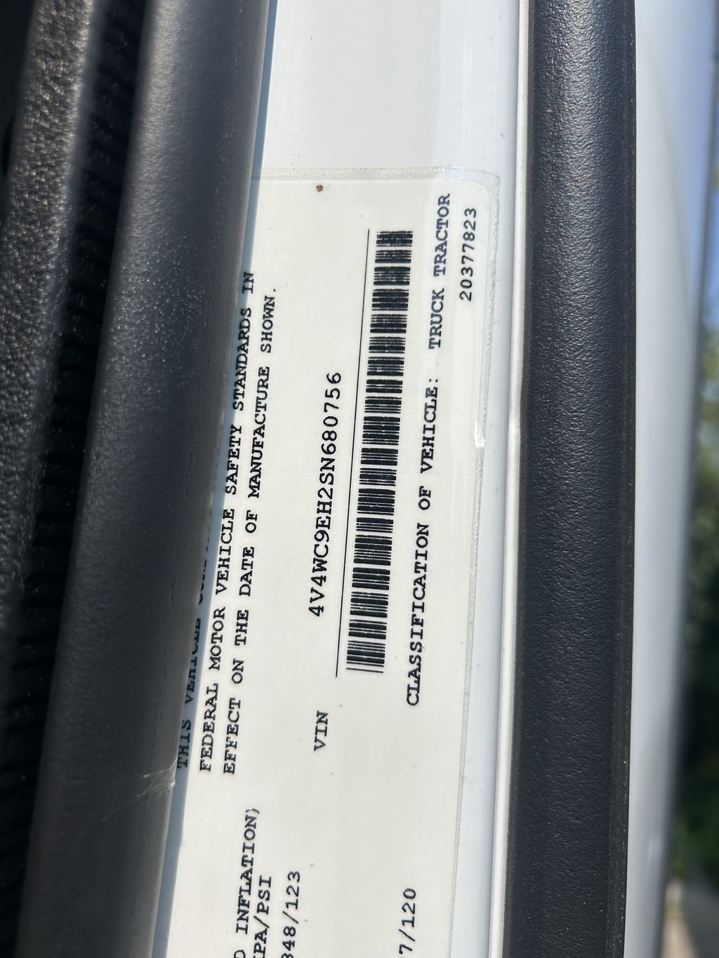 Slide images of 2025 VOLVO VNR64T300