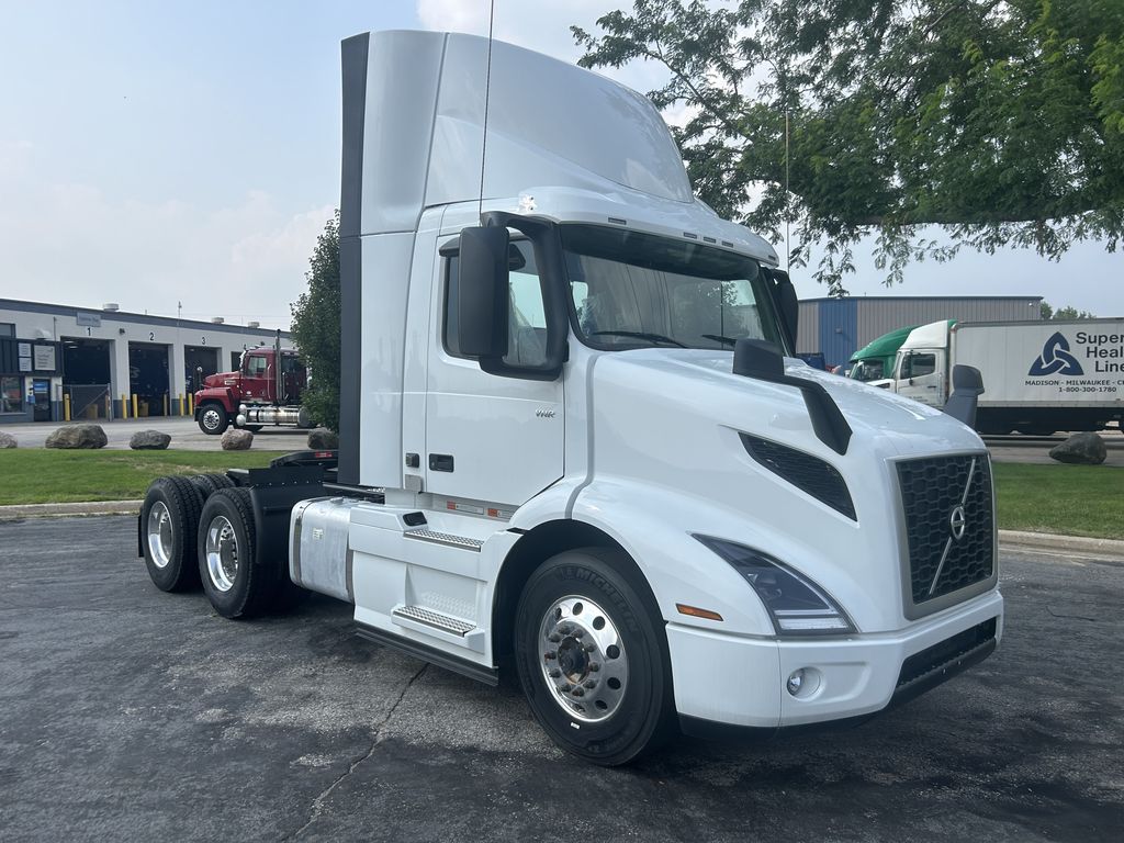 Slide images of 2025 VOLVO VNR64T300
