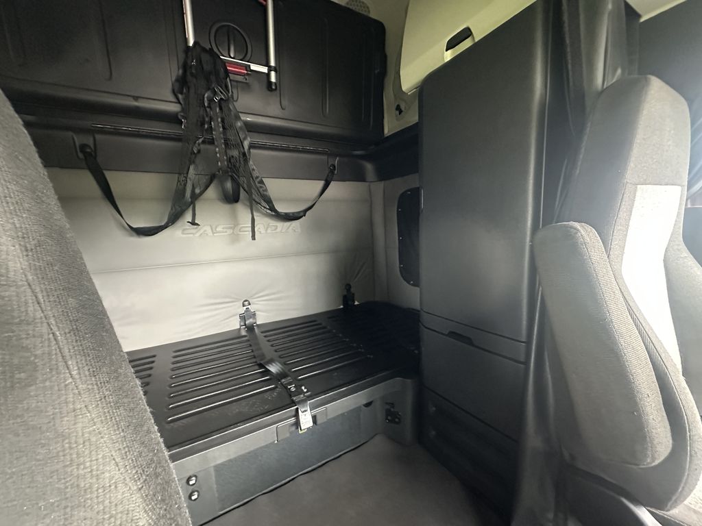 Slide images of 2021 FREIGHTLINER CASCADIA 126