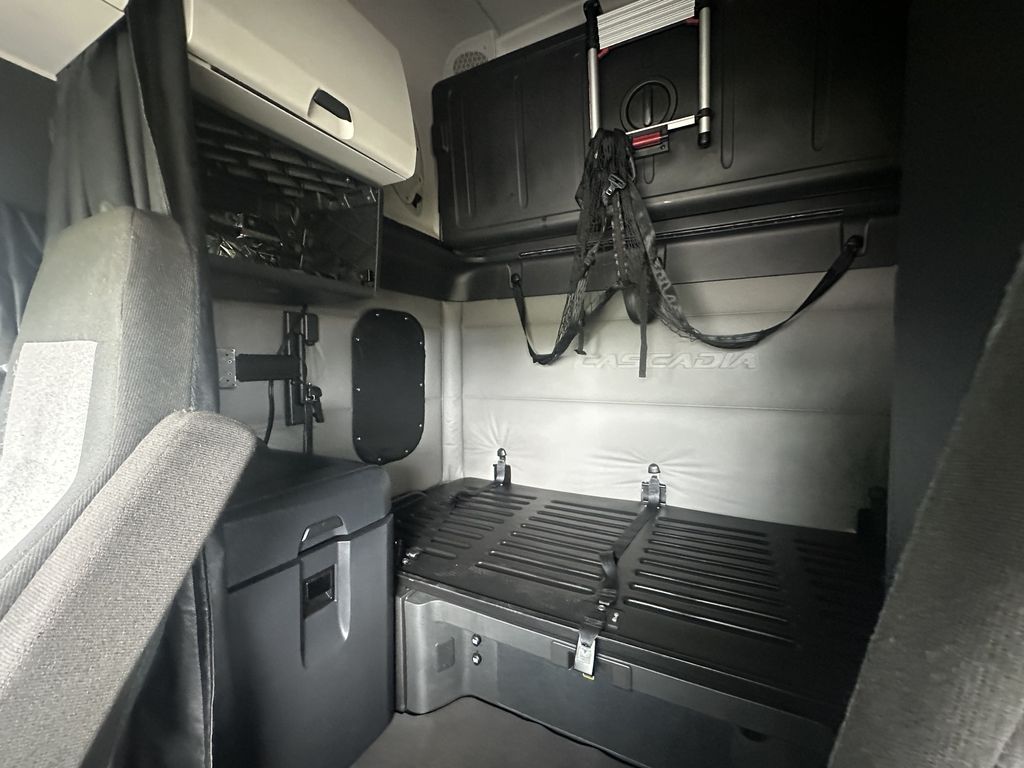 Slide images of 2021 FREIGHTLINER CASCADIA 126