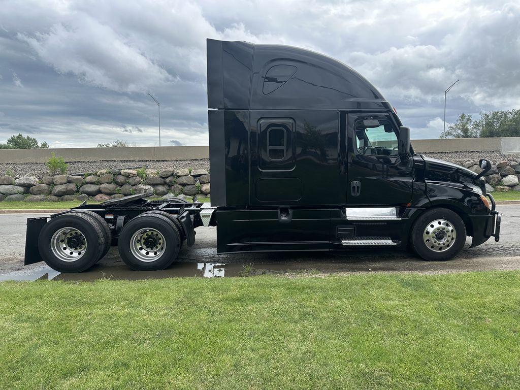 Slide images of 2021 FREIGHTLINER CASCADIA 126