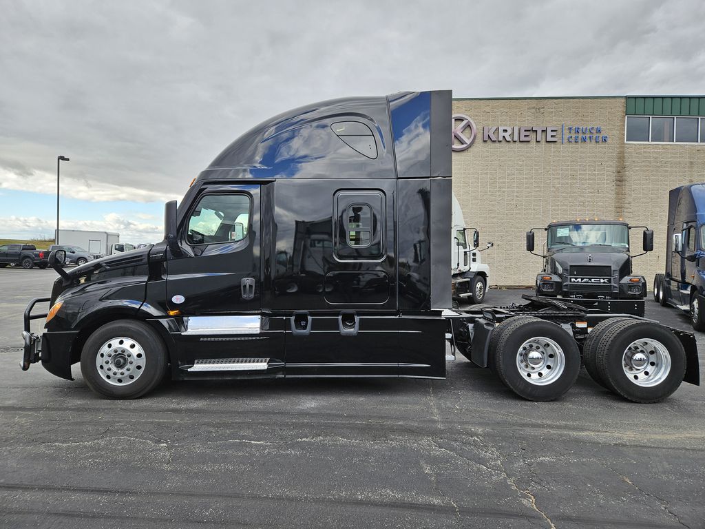 Slide images of 2021 FREIGHTLINER CASCADIA 126