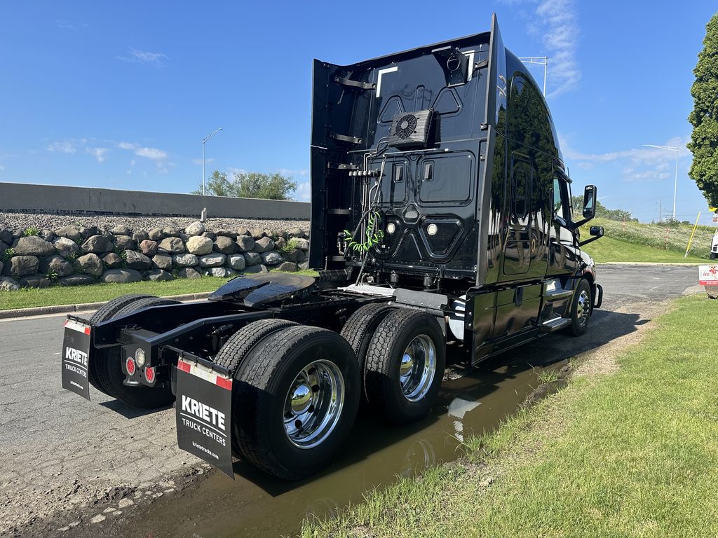 Slide images of 2021 FREIGHTLINER CASCADIA 126