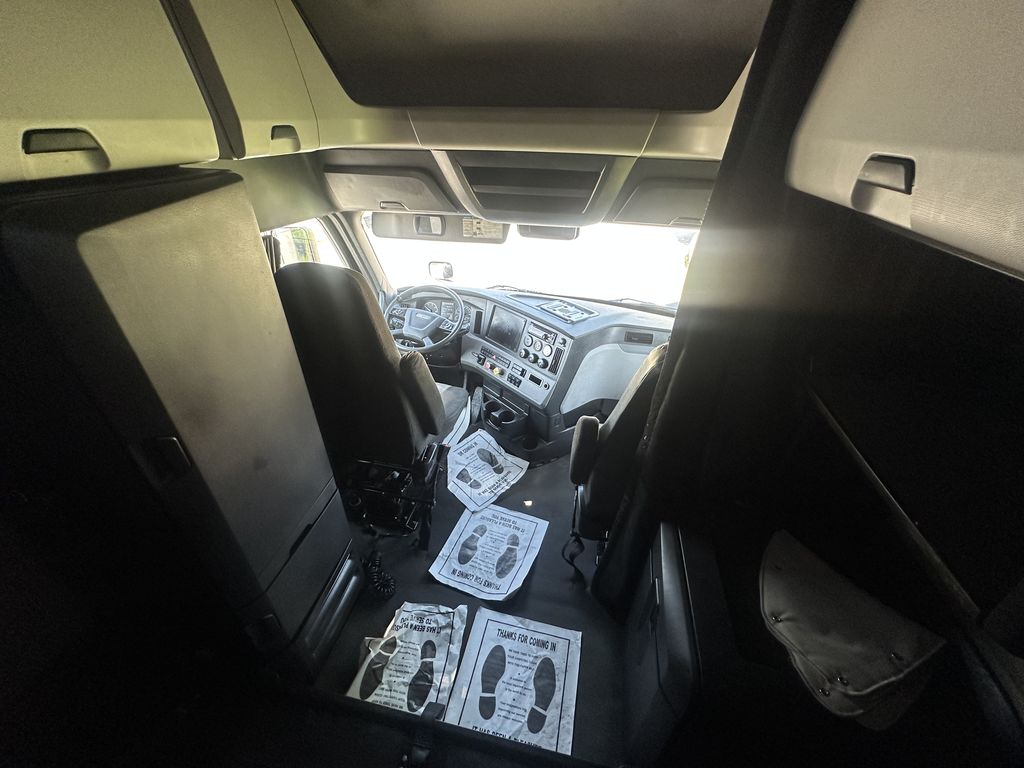 Slide images of 2021 FREIGHTLINER CASCADIA 126
