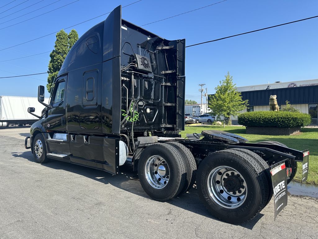 Slide images of 2021 FREIGHTLINER CASCADIA 126