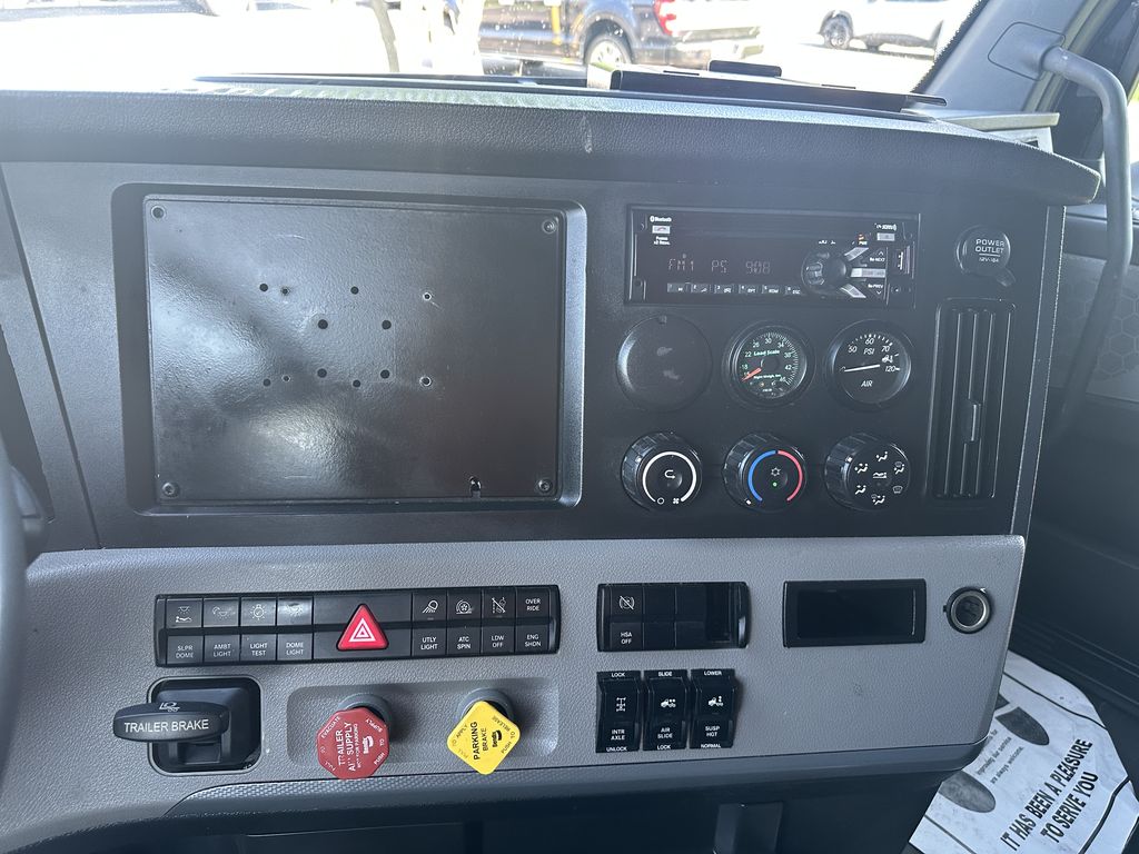 Slide images of 2021 FREIGHTLINER CASCADIA 126
