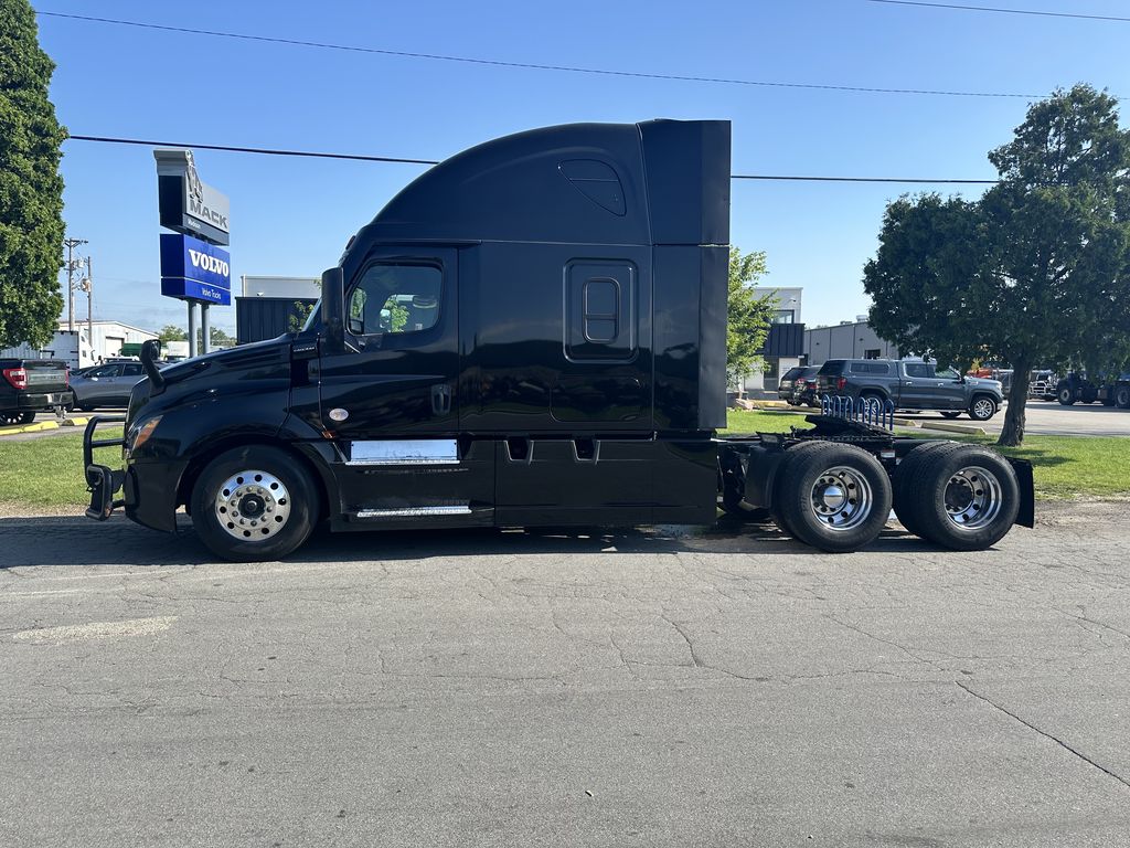 Slide images of 2021 FREIGHTLINER CASCADIA 126