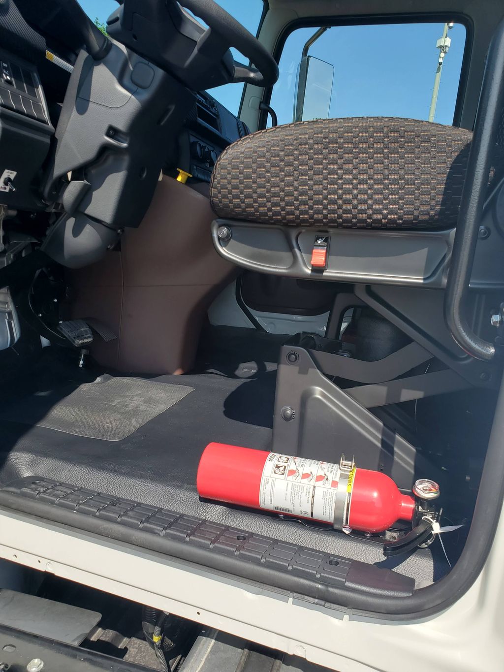 Slide images of 2026 HINO L6