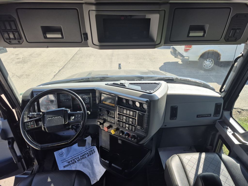 Slide images of 2021 MACK AN64T