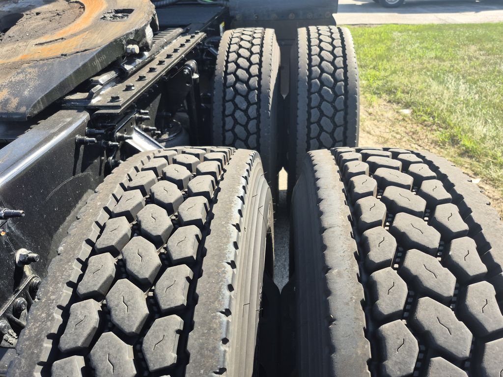 Slide images of 2021 MACK AN64T