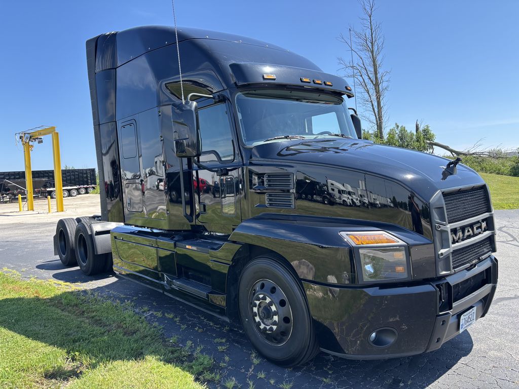 Slide images of 2021 MACK AN64T