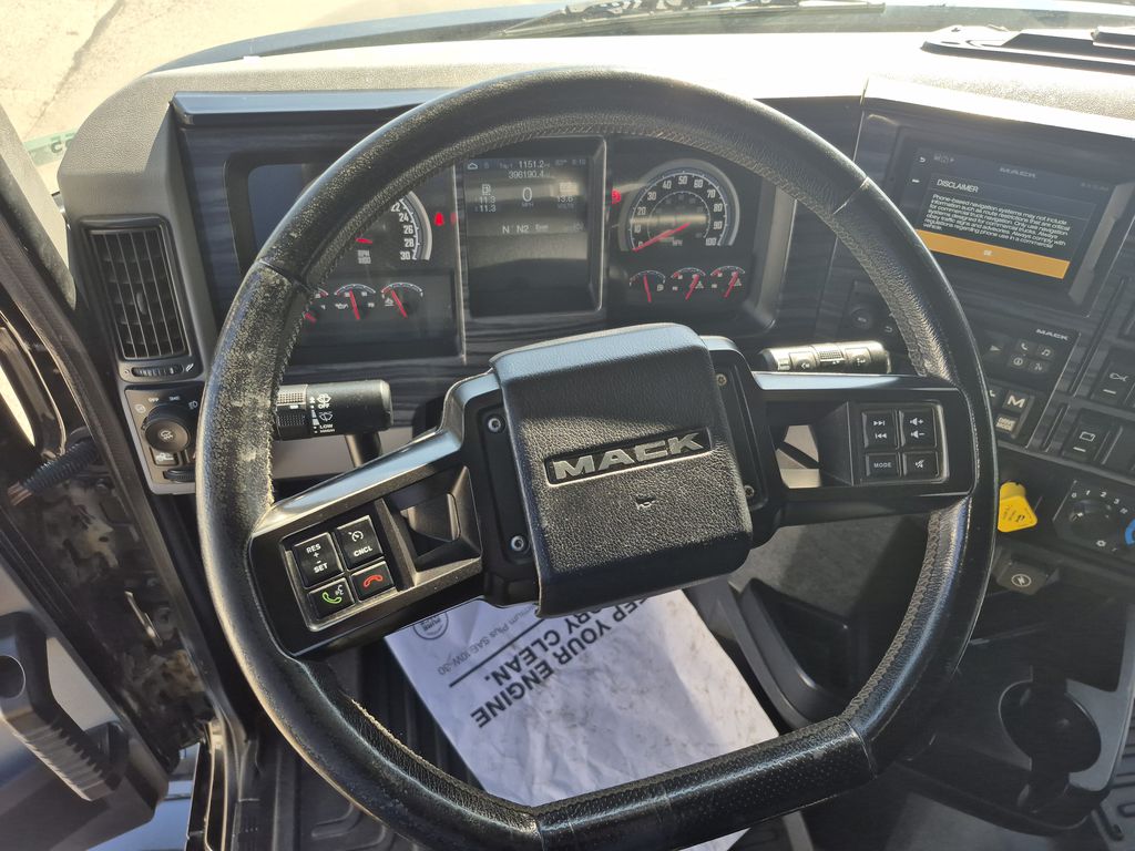 Slide images of 2021 MACK AN64T