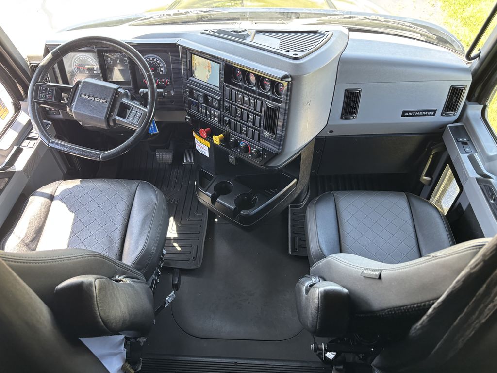 Slide images of 2021 MACK AN64T