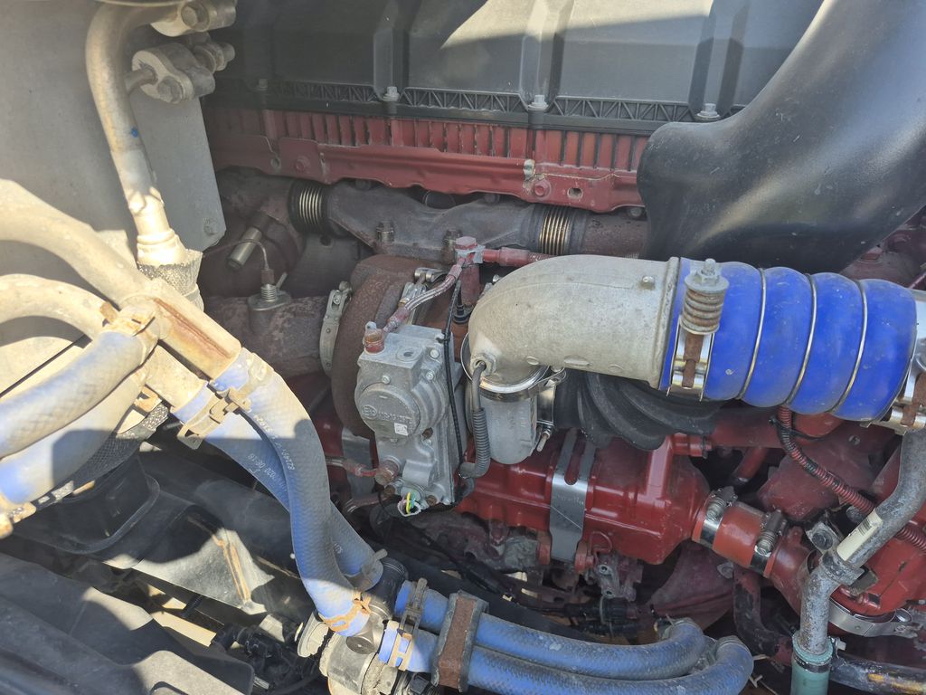 Slide images of 2021 MACK AN64T