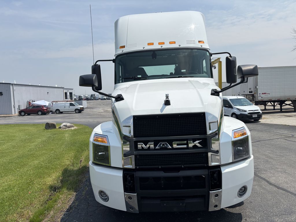 Slide images of 2021 MACK ANTHEM