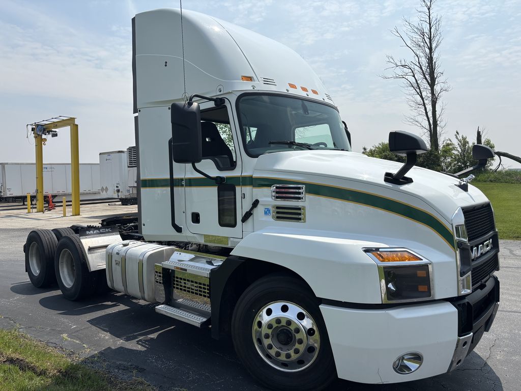 Slide images of 2021 MACK ANTHEM