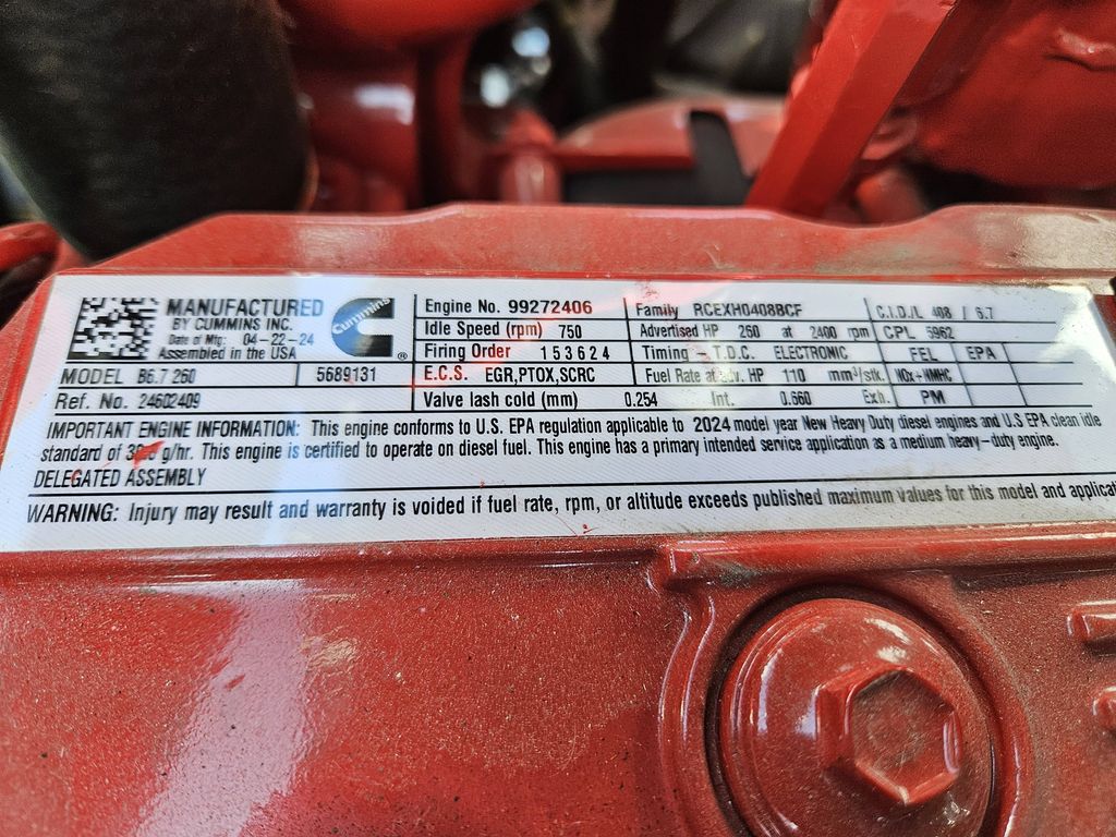 Slide images of 2025 MACK MD642