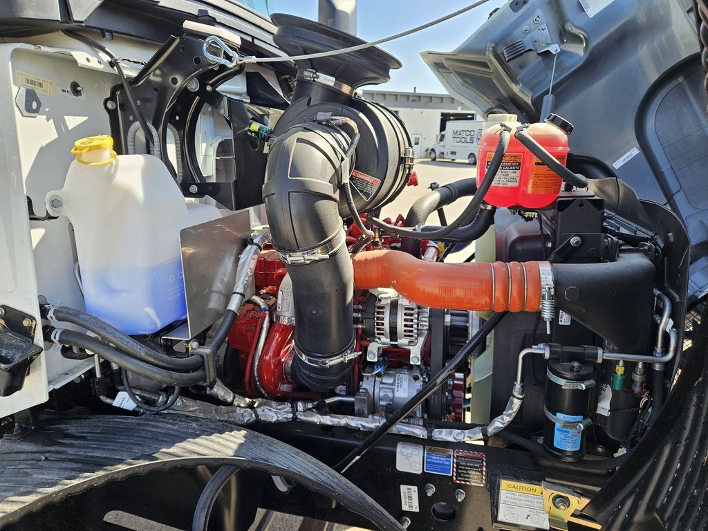 Slide images of 2025 MACK MD642